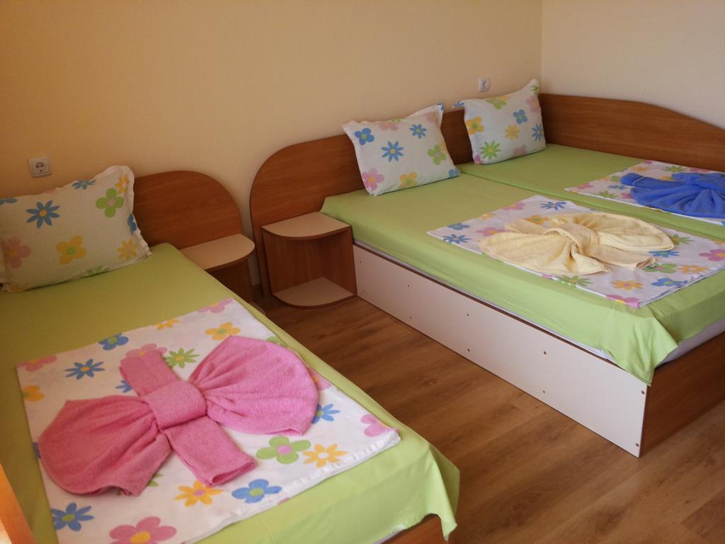 Ivanovi Guest House Primorsko Pokój zdjęcie