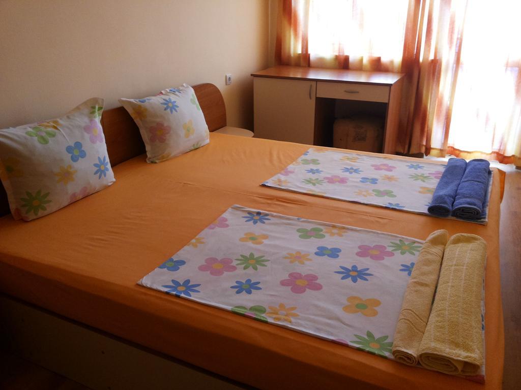 Ivanovi Guest House Primorsko Pokój zdjęcie