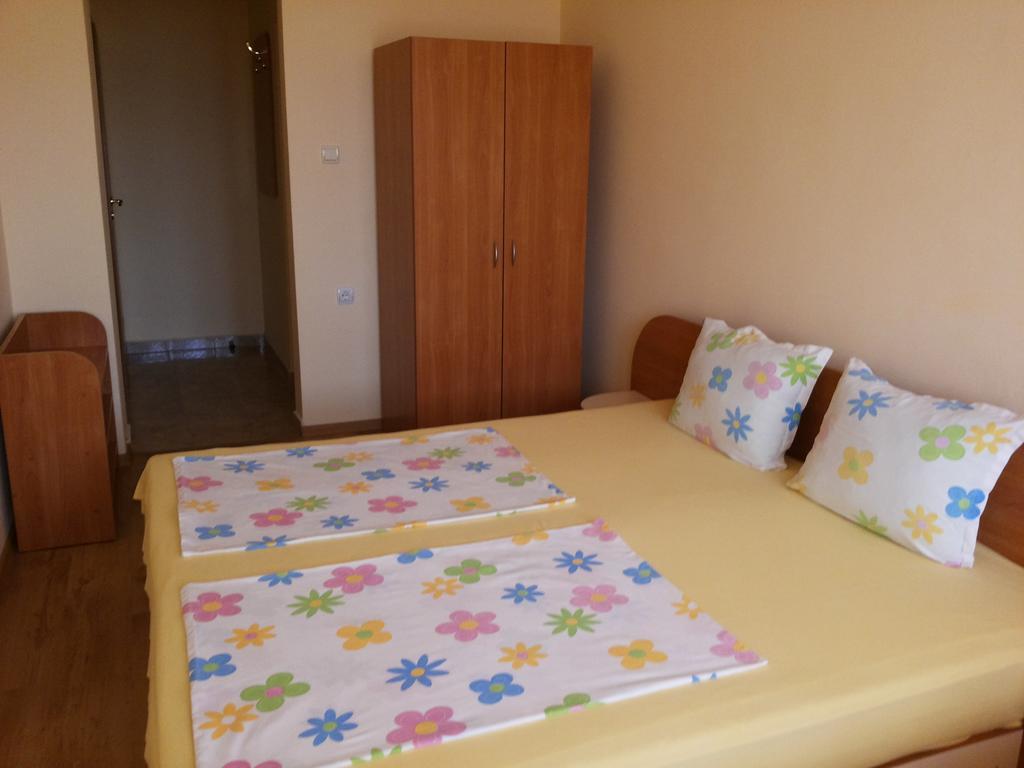 Ivanovi Guest House Primorsko Pokój zdjęcie