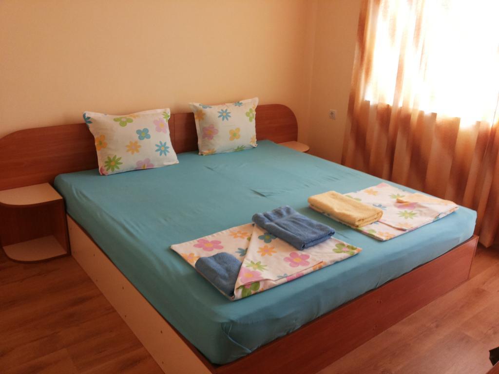Ivanovi Guest House Primorsko Pokój zdjęcie